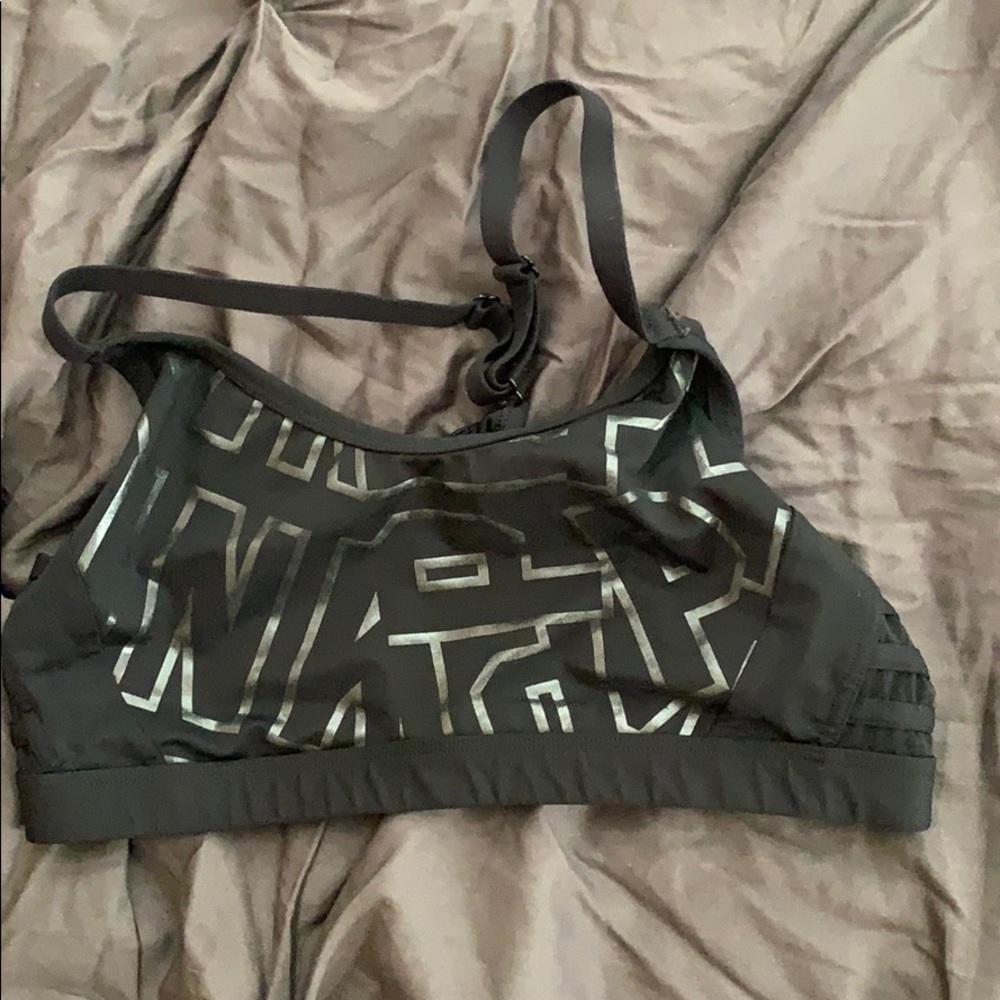 Sports bra